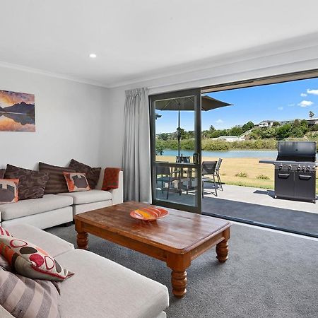 The Waterfront Ruakaka - Ruakaka Holiday Home 외부 사진