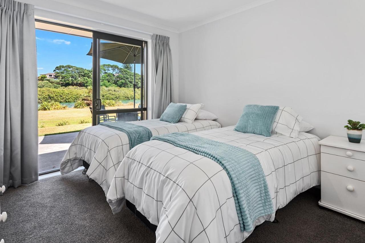 The Waterfront Ruakaka - Ruakaka Holiday Home 외부 사진