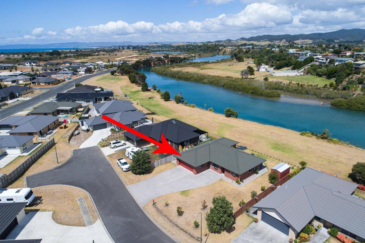 The Waterfront Ruakaka - Ruakaka Holiday Home 외부 사진